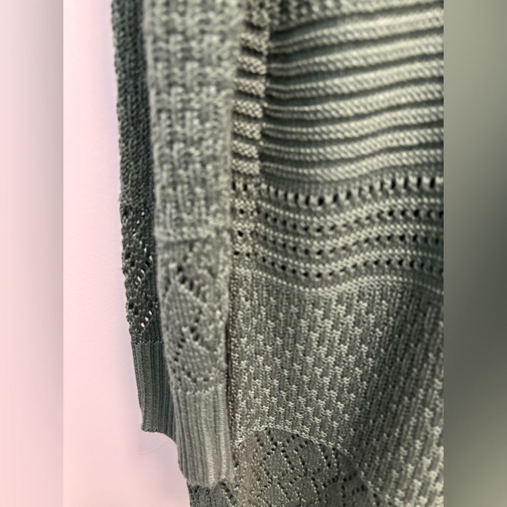 Green Acrylic Knit Women's Sweater - Picture 5 of 5